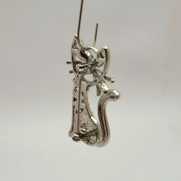 Vintage shiny multi-crystal silver tone cat brooch - Picture 3 of 6